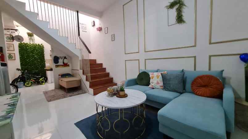 sukolilo dian regency row jalan 2 5mobil furnish