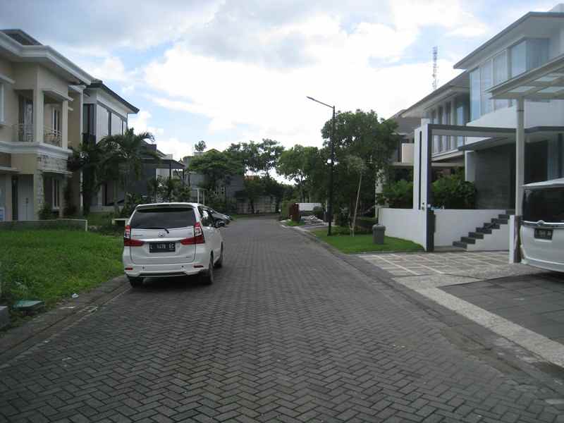 tanah di golf avenue citraland surabaya