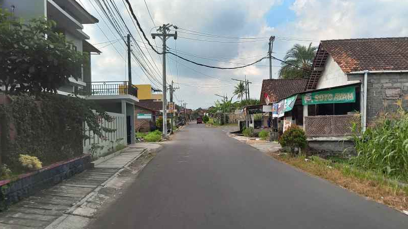 tanah jogja dekat pasar gentan jl kaliurang km 10 shm