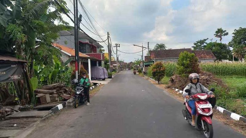 tanah jogja dekat pasar gentan jl kaliurang km 10 shm