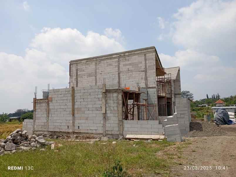 tanah kavling dan rumah villa di prigen