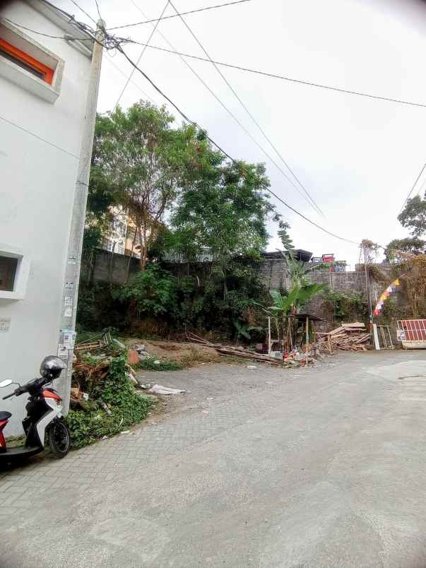 tanah pekarangan di kaliurang km 14 mepet tembok uii