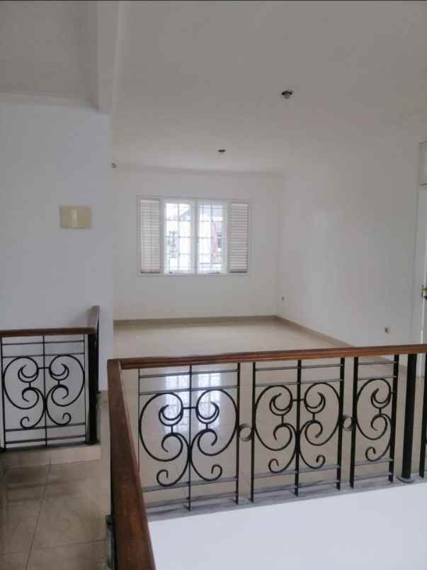 turun harga legenda wisata cibubur boulevard utama