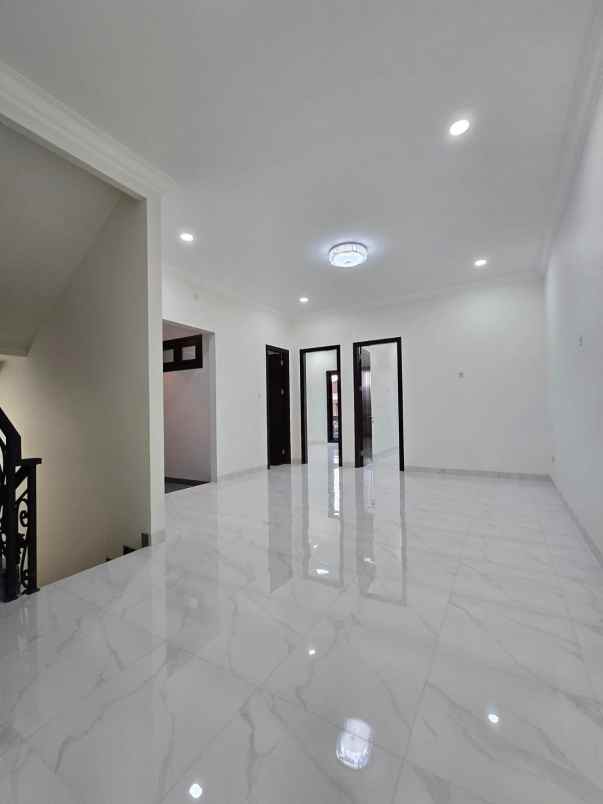 turun harga rumah mewah siap huni di pondok bambu