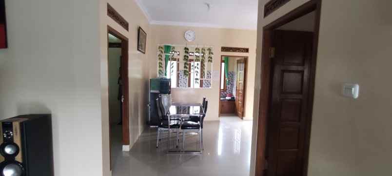 villa jalan cisarua km 80 puncak