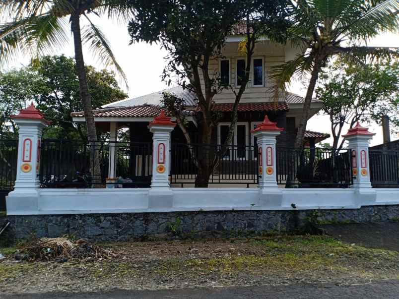 villa karangpandan karanganyar