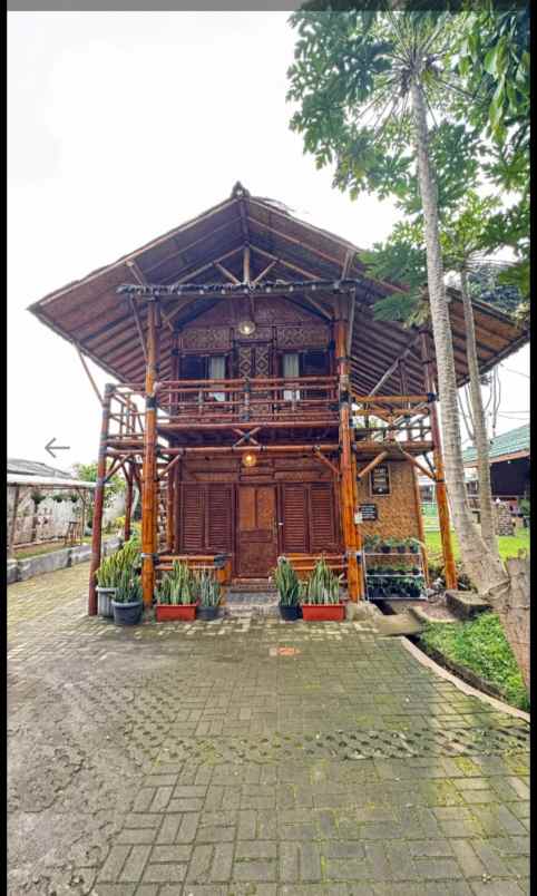 villa nyaman strategis di cisarua lembang