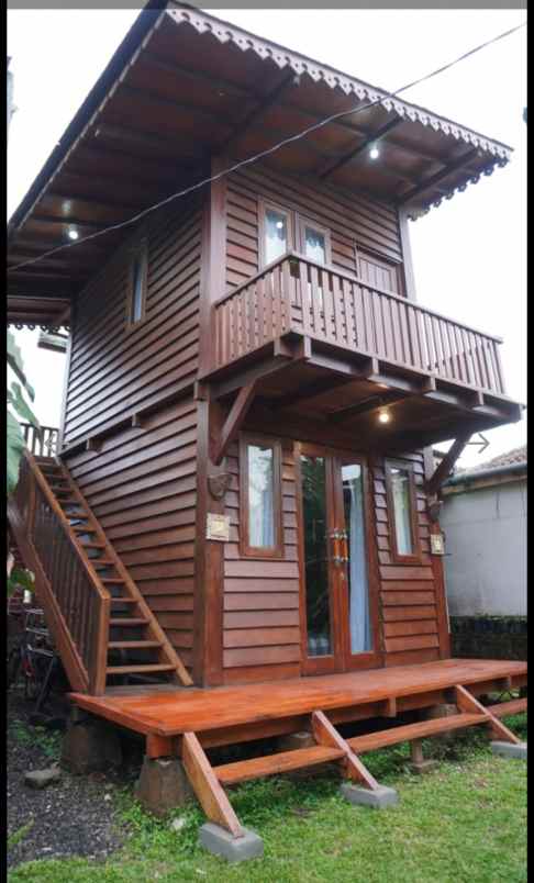 villa nyaman strategis di cisarua lembang