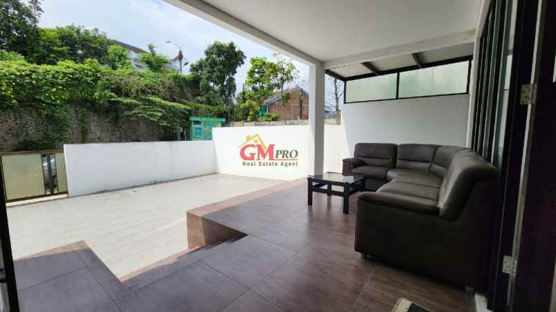 792 rumah minimalis modern di setraduta bandung