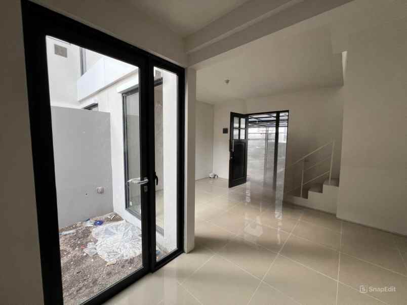 amesta living 2 lantai min 2 tahun