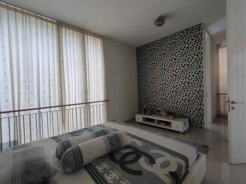 buyer only pakuwon city full furnish surabaya timur