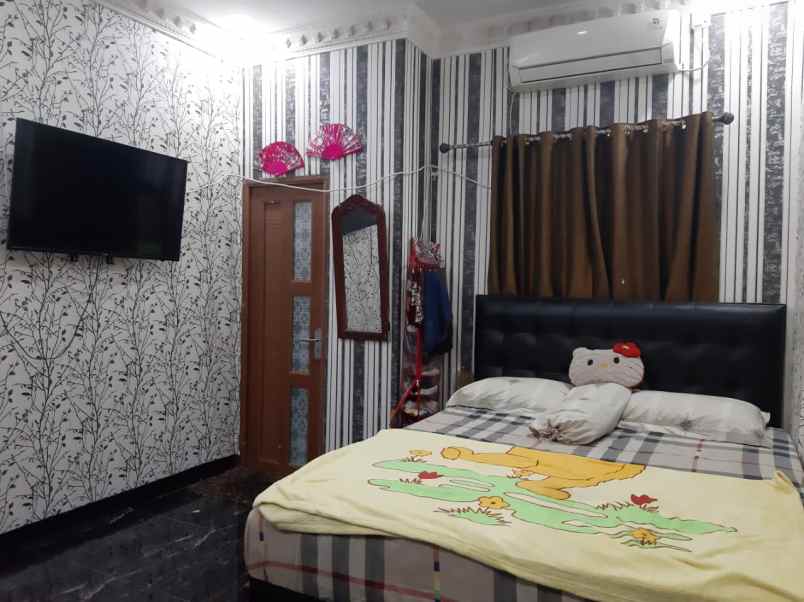 dijual cepat rumah bagus 3 lantai otista