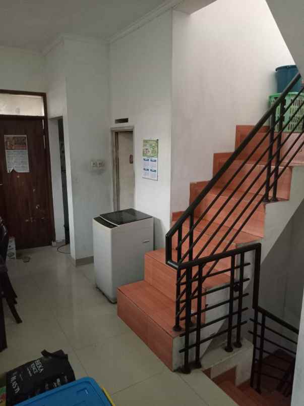 dijual di bawah njop rumah di ostana kawaluyaan