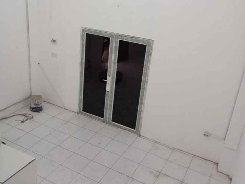 dijual gudang cemara cahaya mas