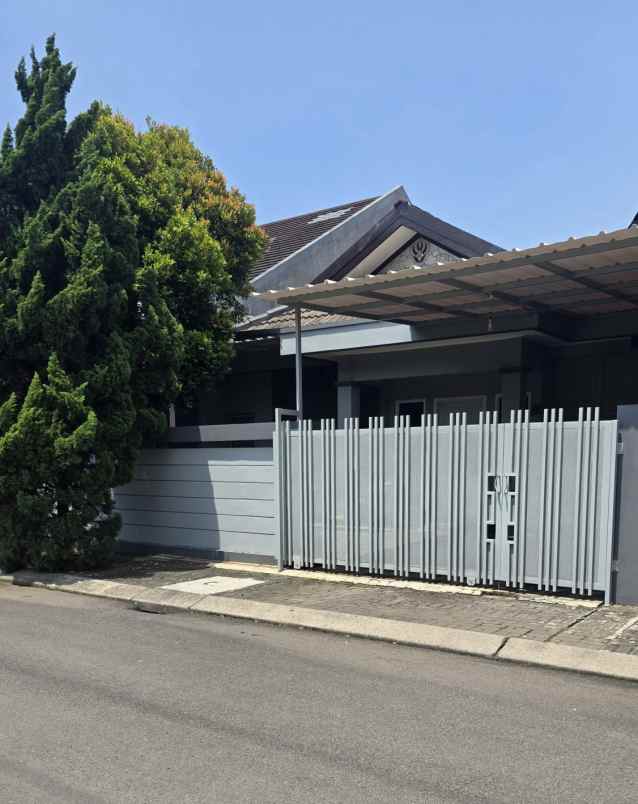 dijual komplek perumahan singgasana pradana bandung