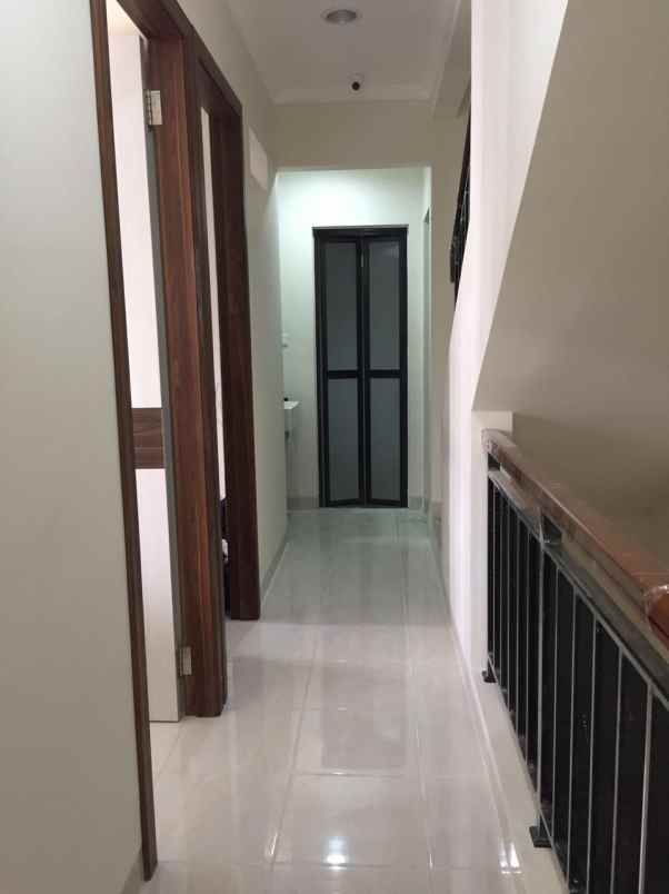 dijual kost gading serpong tangerang