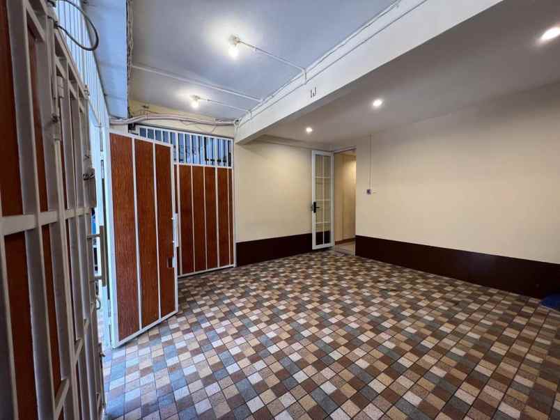 dijual kost harmoni gambir jakarta pusat