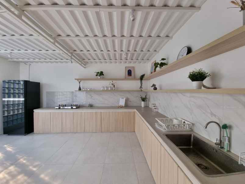 dijual kost jalan boulevard raya