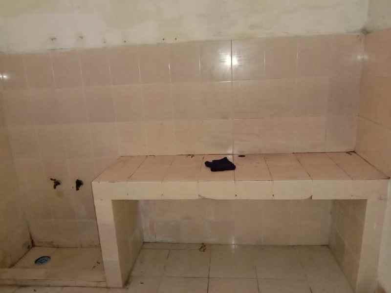 dijual kost manyar sabrangan