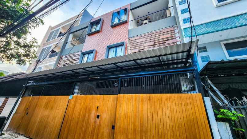 dijual kost tanjung duren selatan