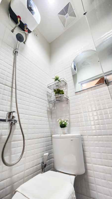 dijual kost tanjung duren selatan