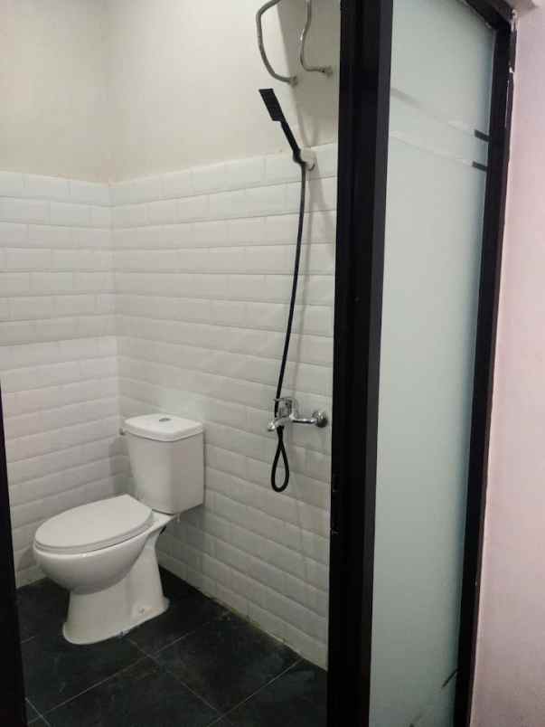 dijual kost tembalang