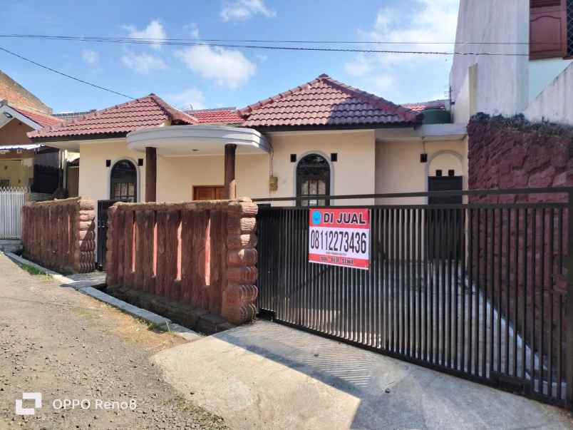 dijual murah rumah bukit raya sariwangi halaman luas