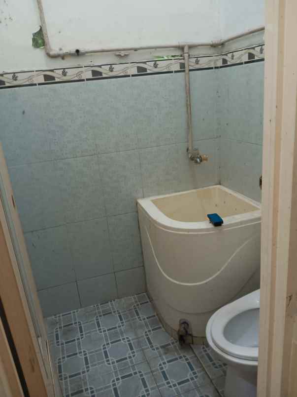 dijual murah rumah pinggir jalan