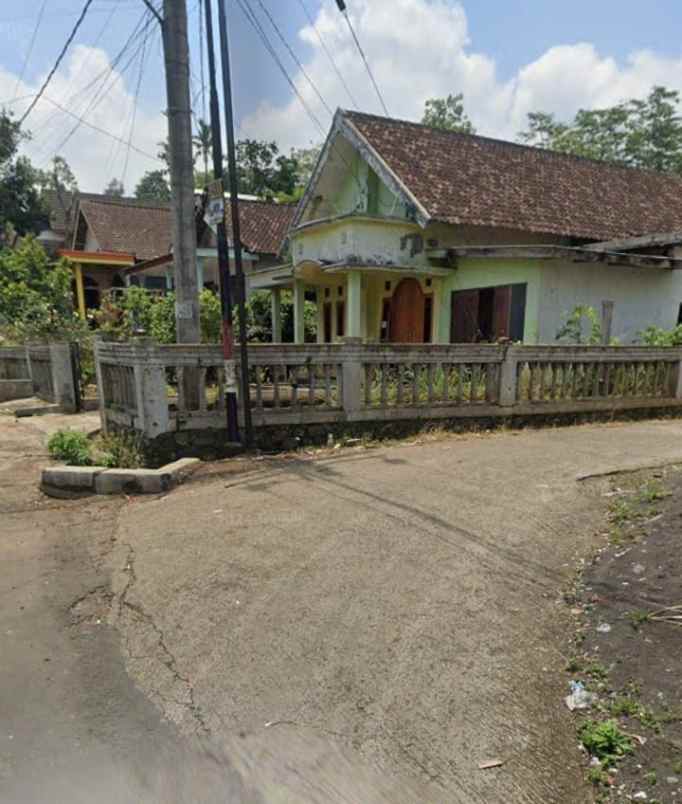 dijual murah rumah pinggir jalan aspal strategis