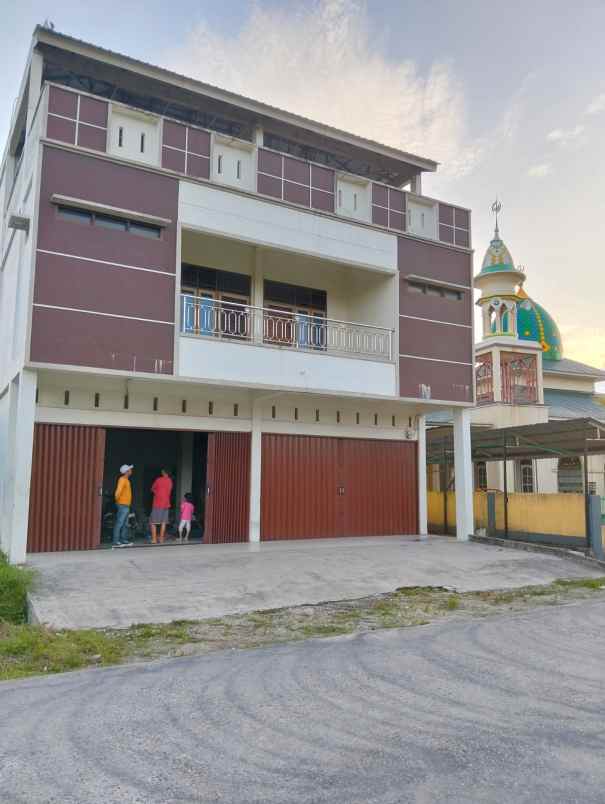 dijual ruko 2 pintu 2 5 lantai jl muhajirin arengka