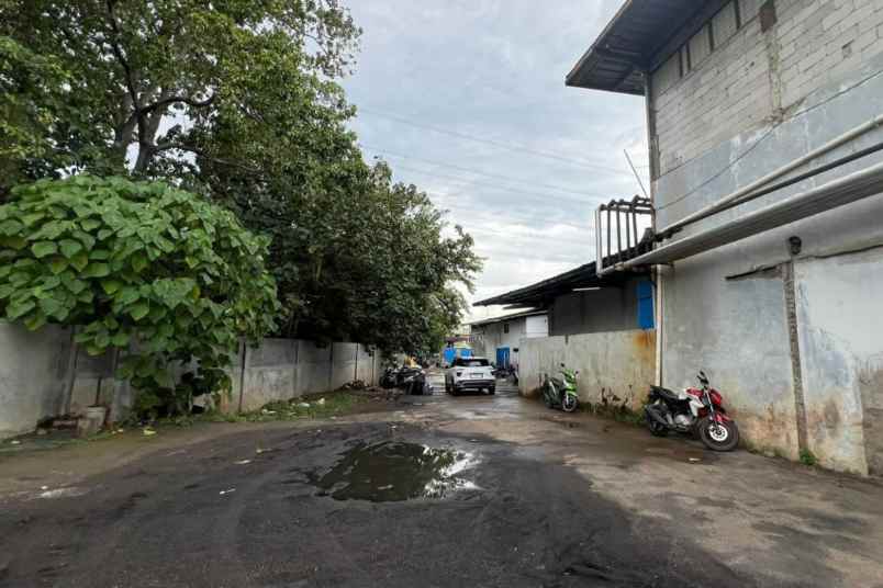 dijual ruko gudang kantor jalan raya pisangan