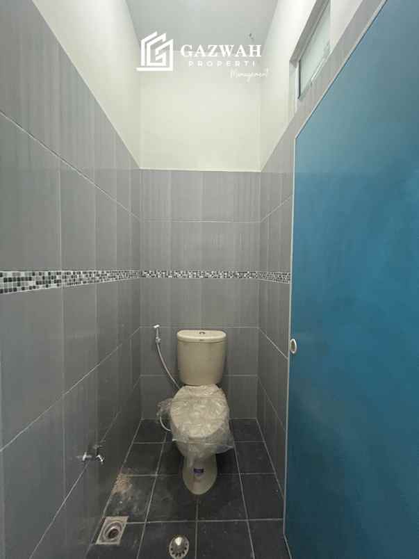 dijual ruko lokasi strategis sangat cocok untuk usaha