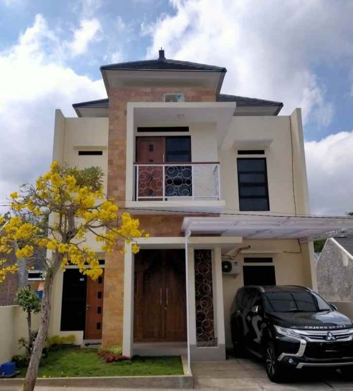 dijual rumah 2 lantai 3 kamar tidur