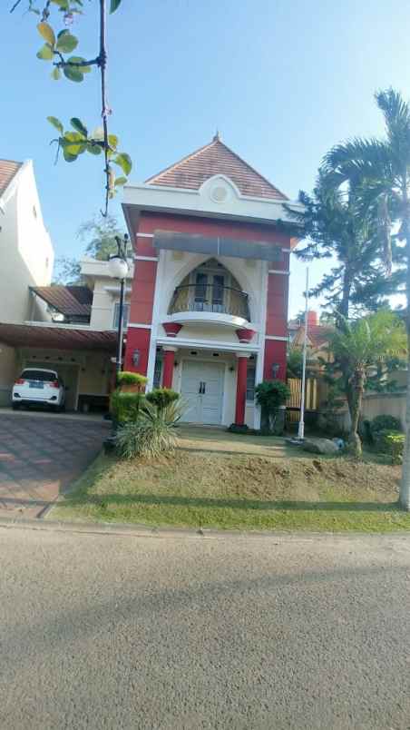 dijual rumah 2 lantai komplek prv bandung