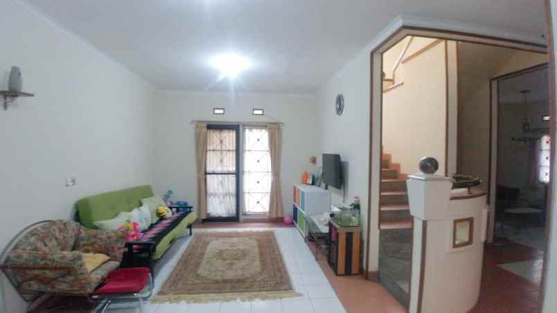 dijual rumah 2 lantai komplek prv bandung