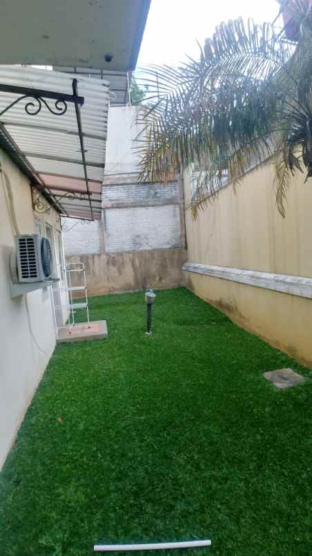 dijual rumah 2 lantai komplek prv bandung