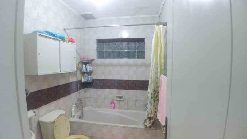 dijual rumah 2 lantai komplek prv bandung