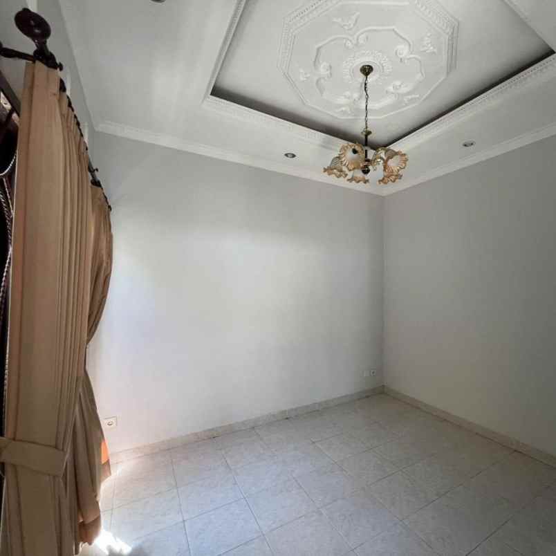 dijual rumah 2lt jl tukad badung renon denpasar