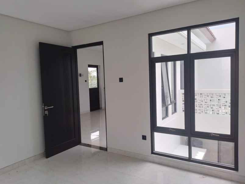 dijual rumah 6cgv 695 jl karanglo