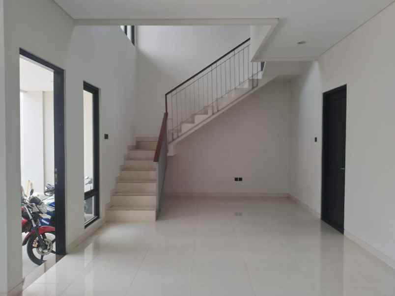 dijual rumah 6cgv 695 jl karanglo