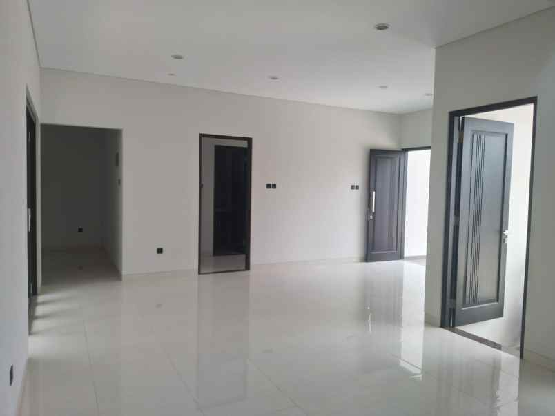 dijual rumah 6cgv 695 jl karanglo