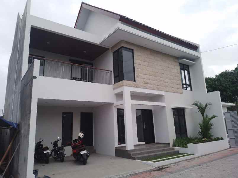 dijual rumah 6cgv 695 jl karanglo