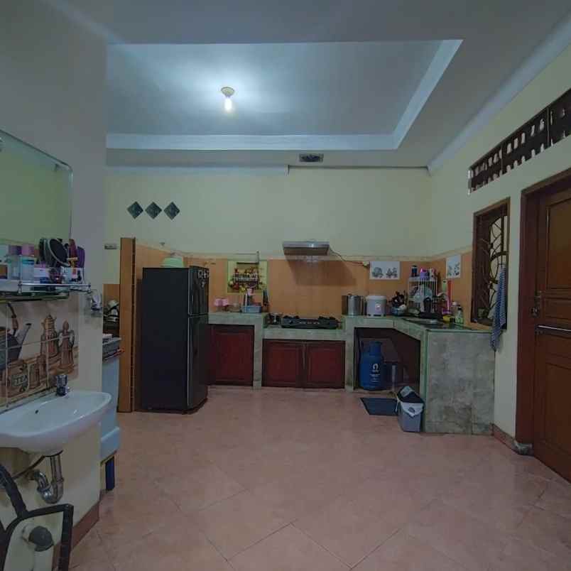 dijual rumah 8 jln raya setu bantar