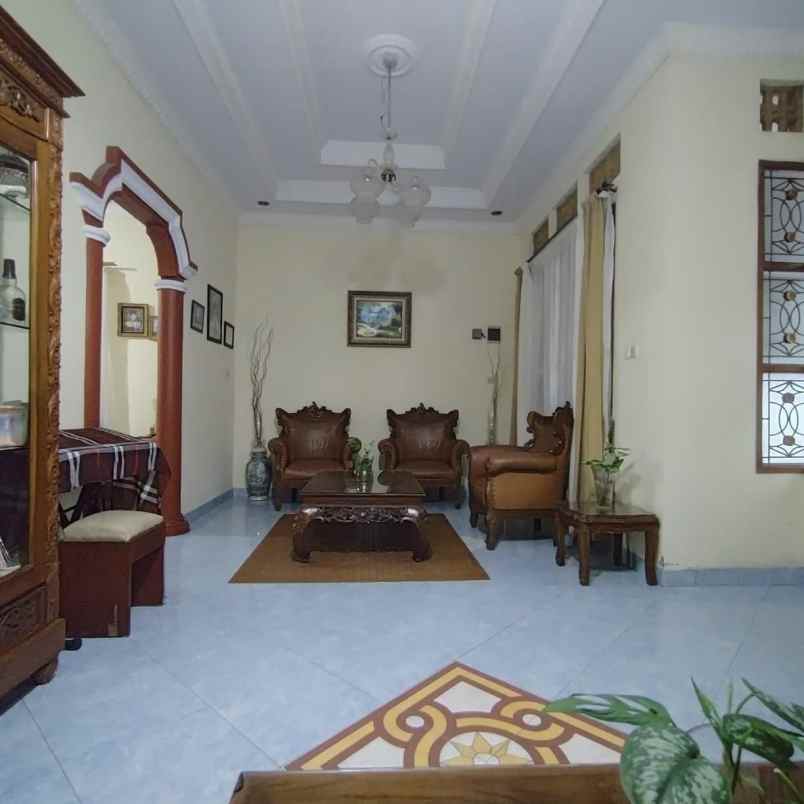 dijual rumah 8 jln raya setu bantar