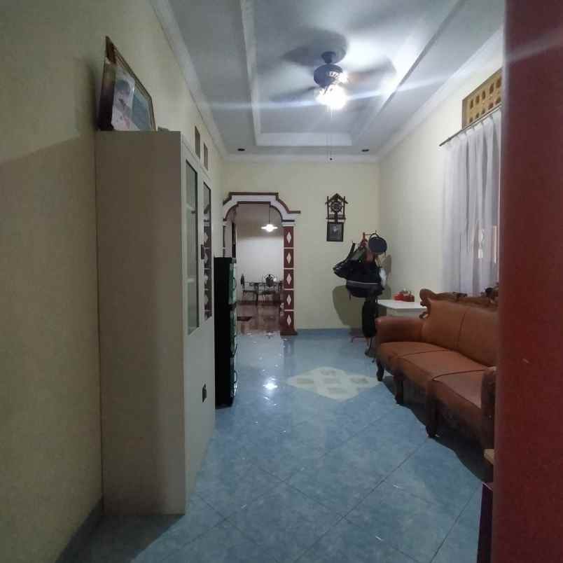 dijual rumah 8 jln raya setu bantar
