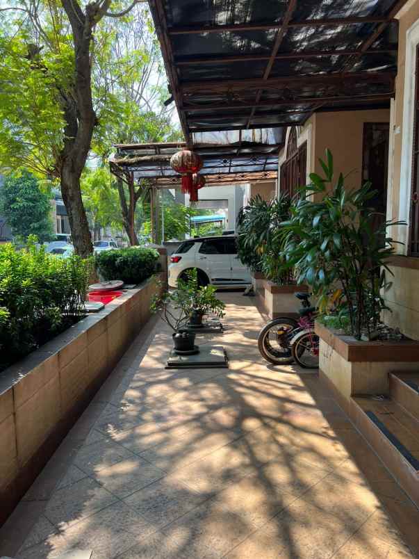 dijual rumah akasia bgm pik semi furnish 2 lantai