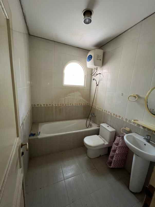 dijual rumah akasia bgm pik semi furnish 2 lantai