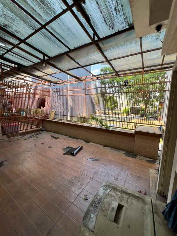 dijual rumah akasia bgm pik semi furnish 2 lantai