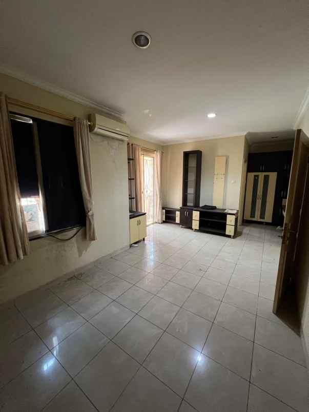 dijual rumah akasia bgm pik semi furnish 2 lantai