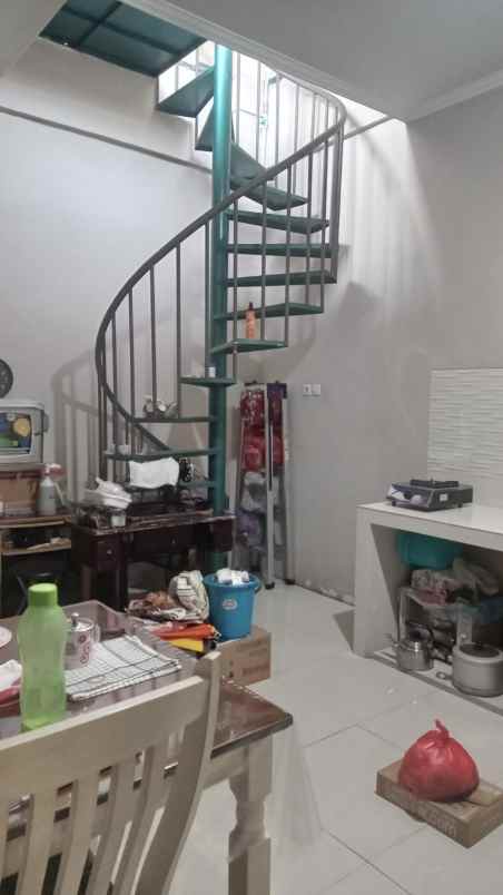 dijual rumah alamanda 2